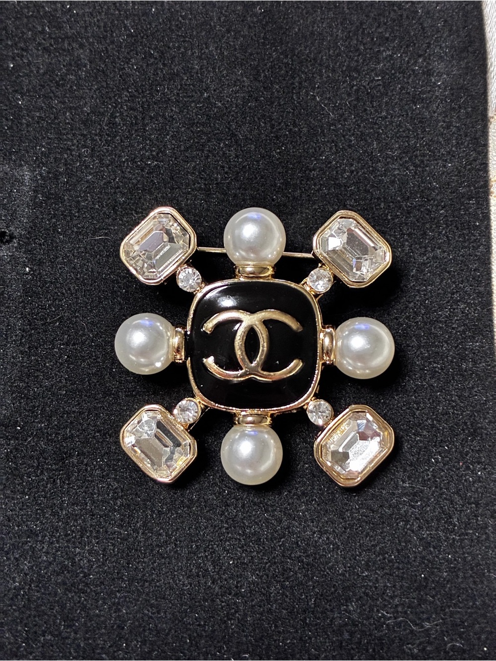 Double C Logo Black - Gold Tone - Pearl and Crystal Brooch